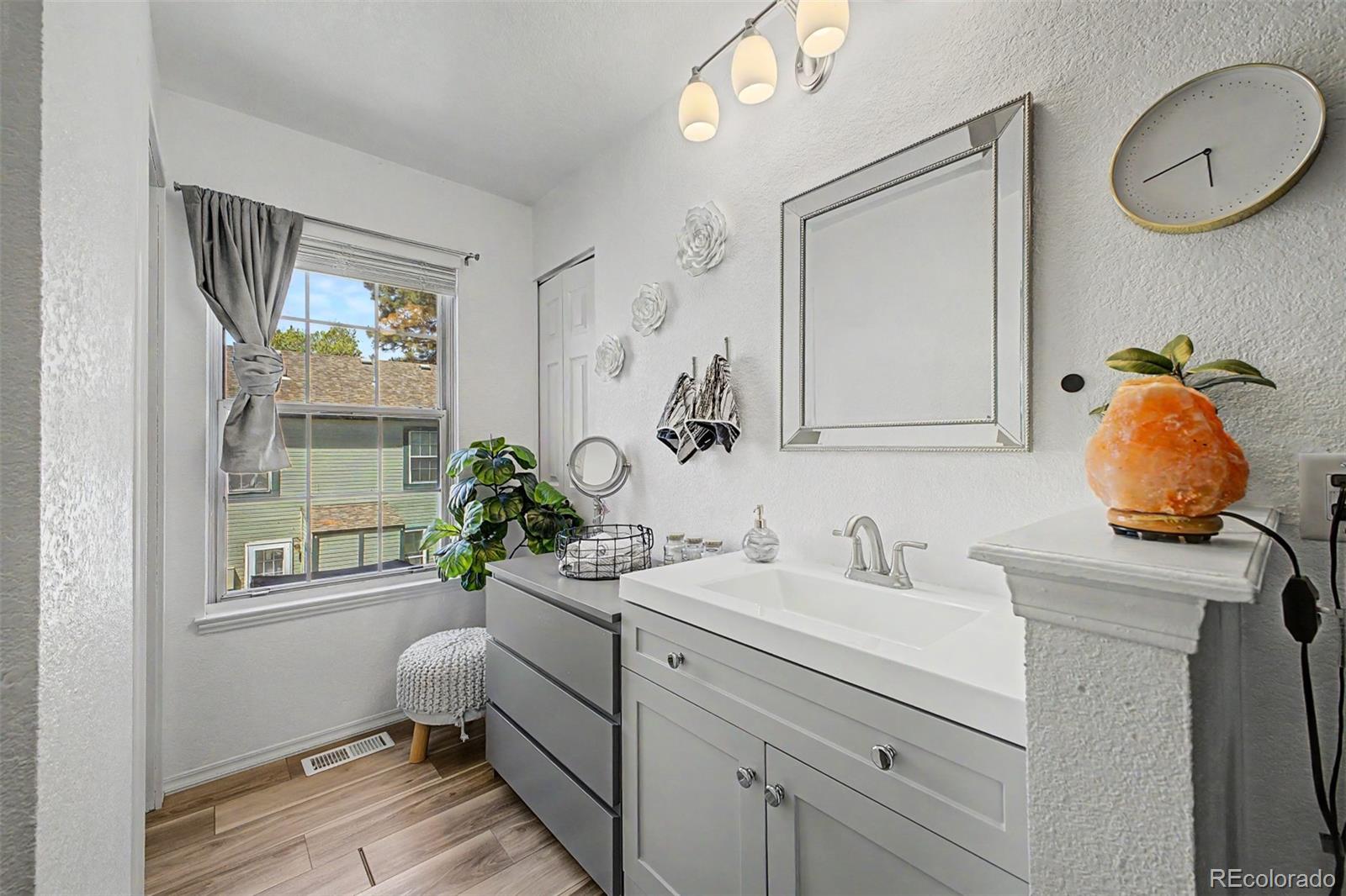 MLS Image #18 for 1685 s blackhawk way,aurora, Colorado