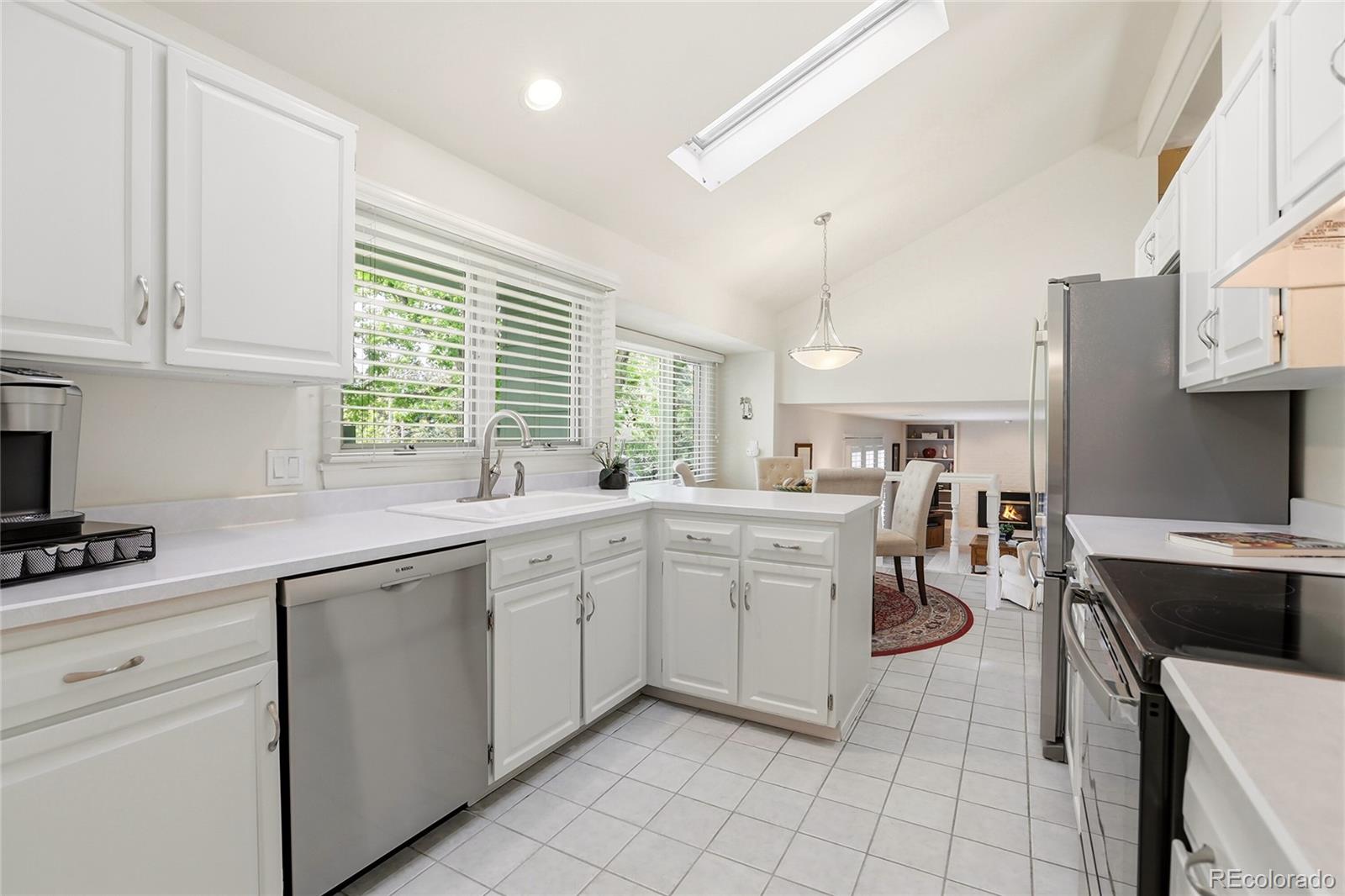 MLS Image #10 for 3945 s willow way,denver, Colorado