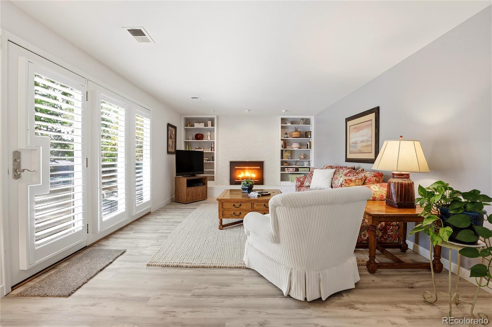 MLS Image #13 for 3945 s willow way,denver, Colorado