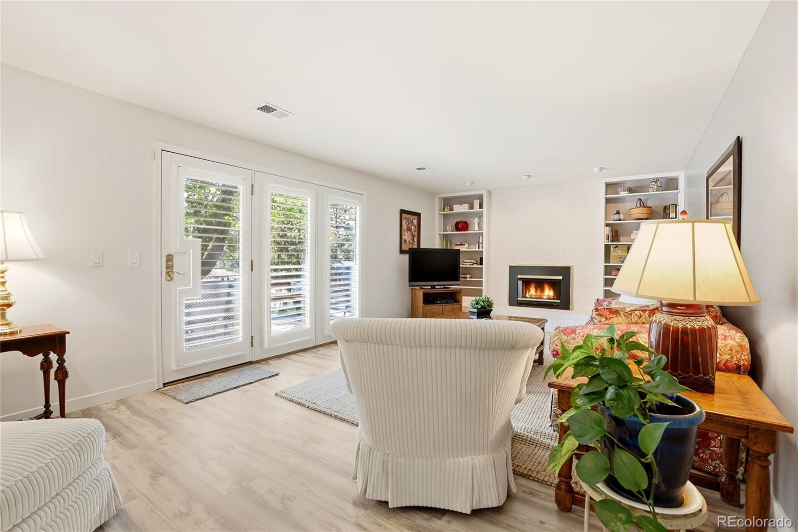 MLS Image #14 for 3945 s willow way,denver, Colorado