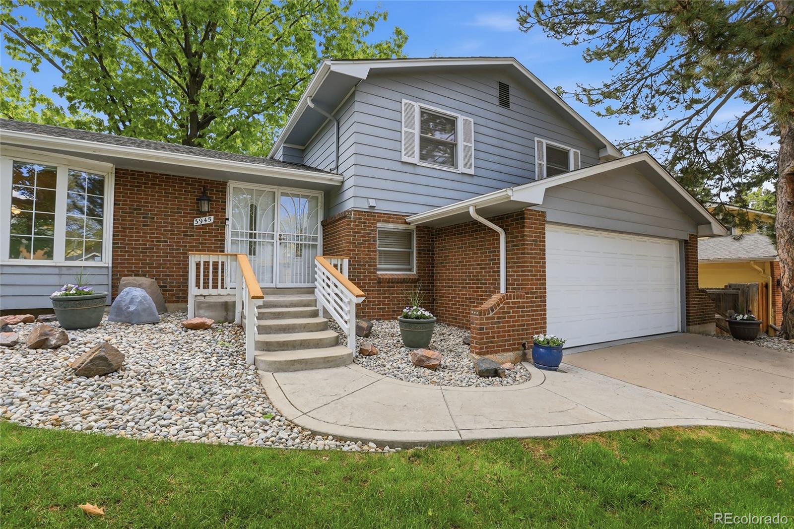 MLS Image #3 for 3945 s willow way,denver, Colorado