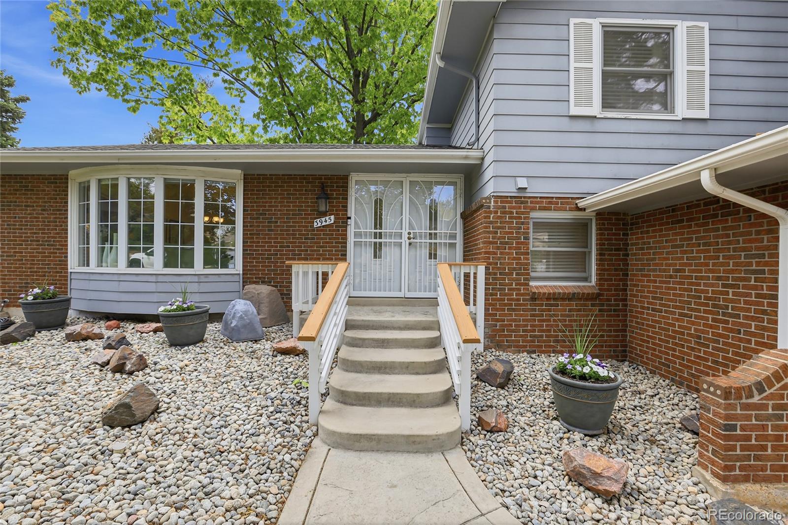 MLS Image #4 for 3945 s willow way,denver, Colorado