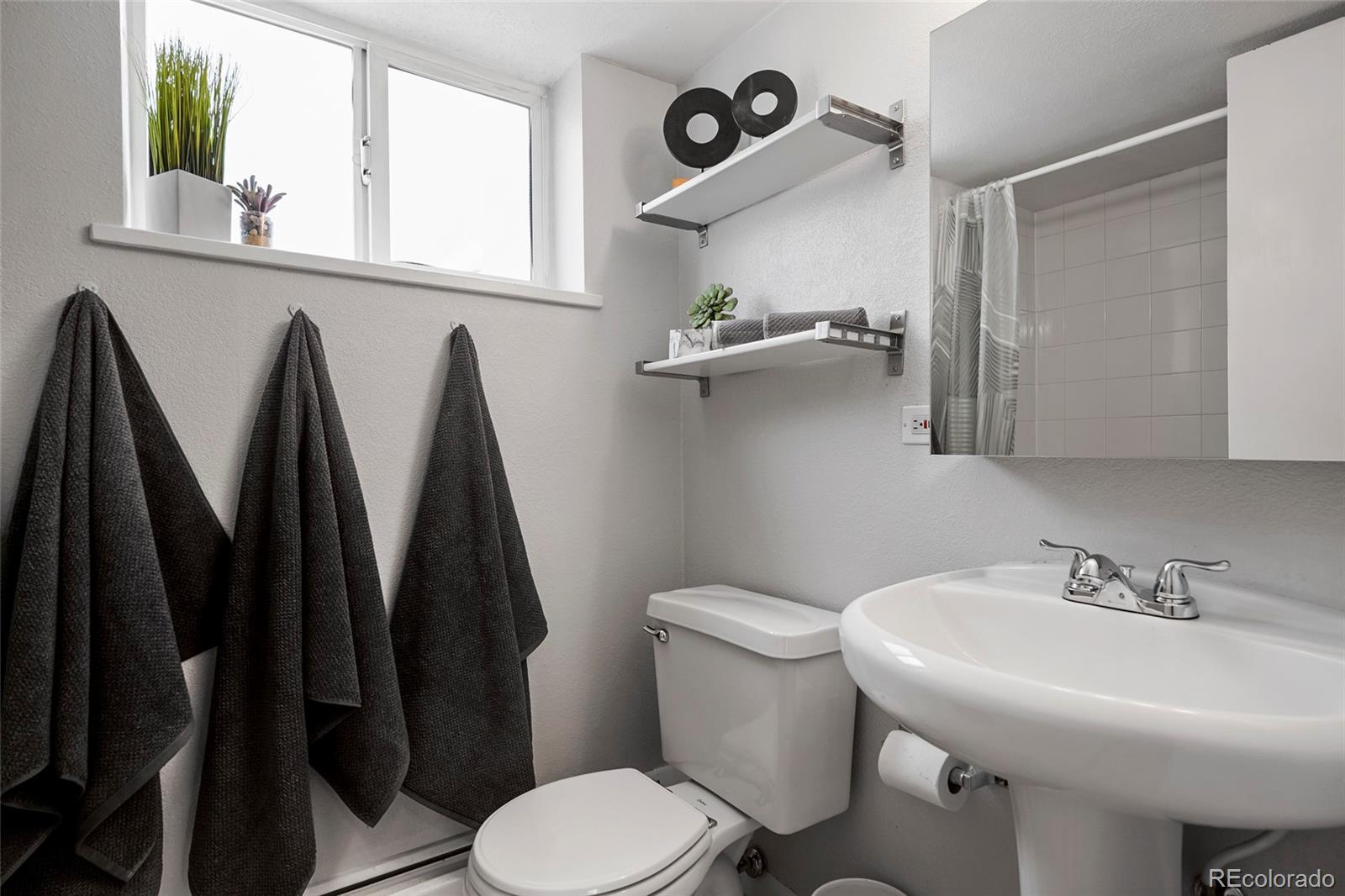 MLS Image #14 for 250 n pearl  206,denver, Colorado