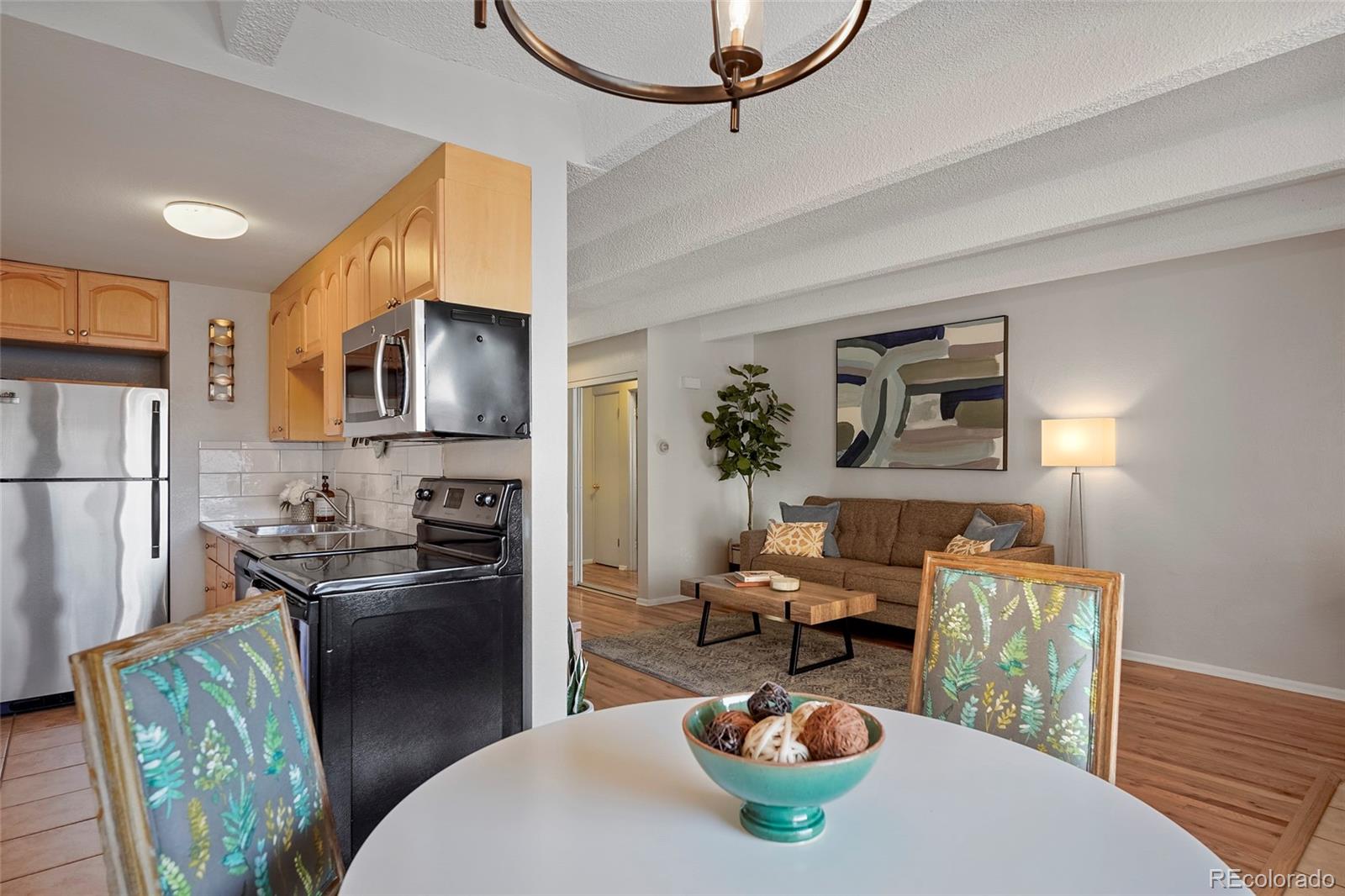 MLS Image #6 for 250 n pearl  206,denver, Colorado