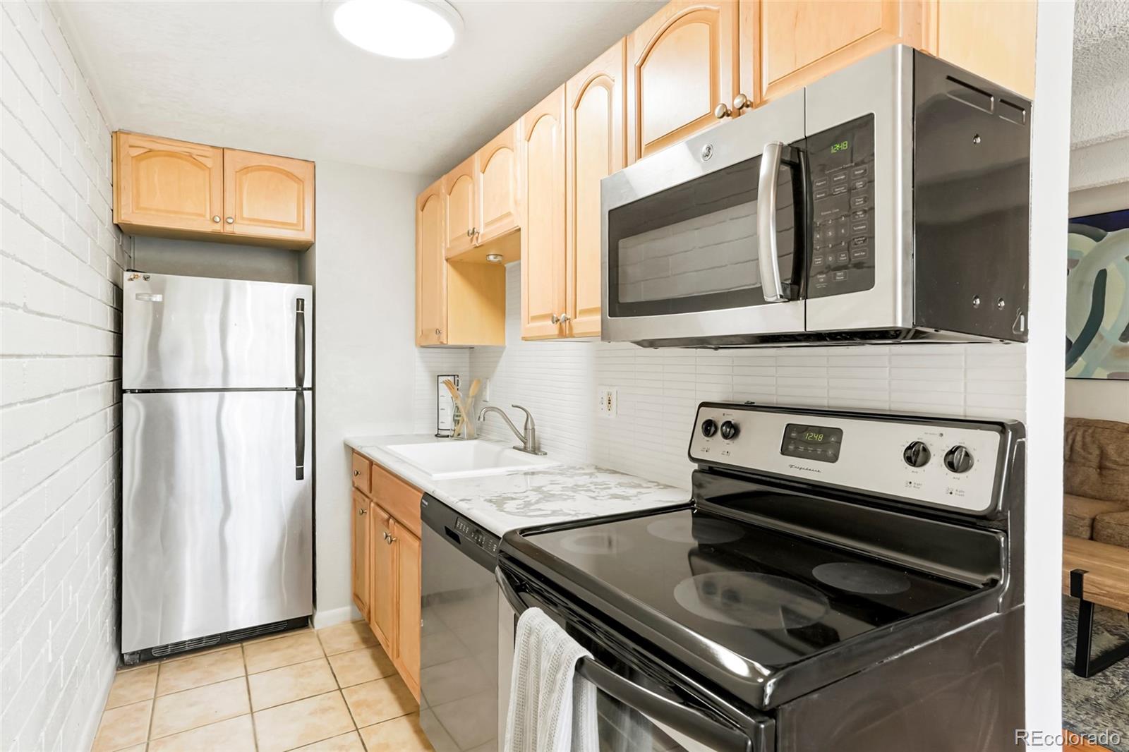 MLS Image #7 for 250 n pearl  206,denver, Colorado