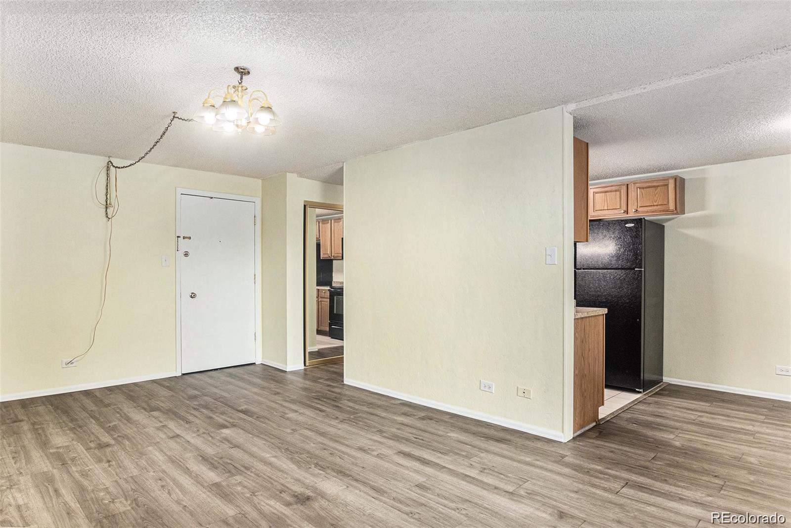 MLS Image #10 for 2375 s linden court,denver, Colorado