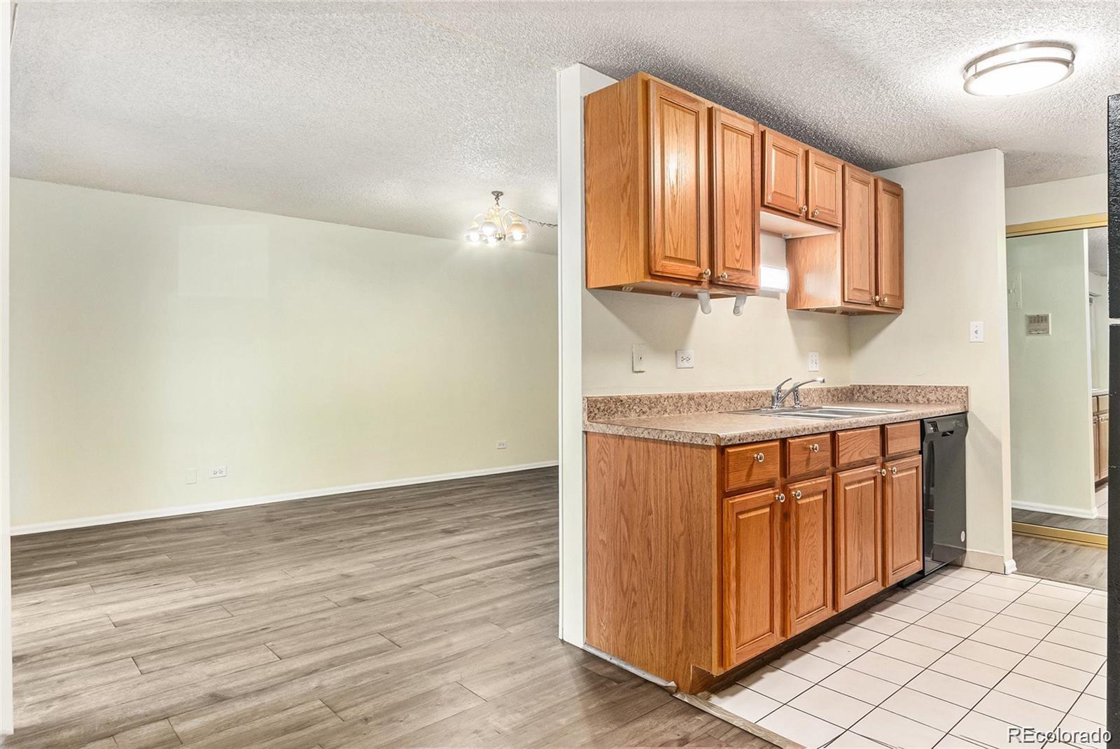 MLS Image #12 for 2375 s linden court,denver, Colorado