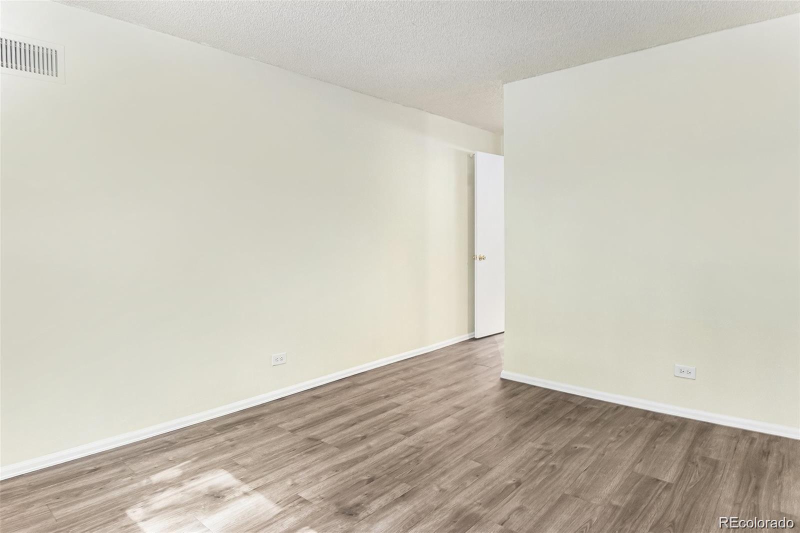 MLS Image #18 for 2375 s linden court,denver, Colorado