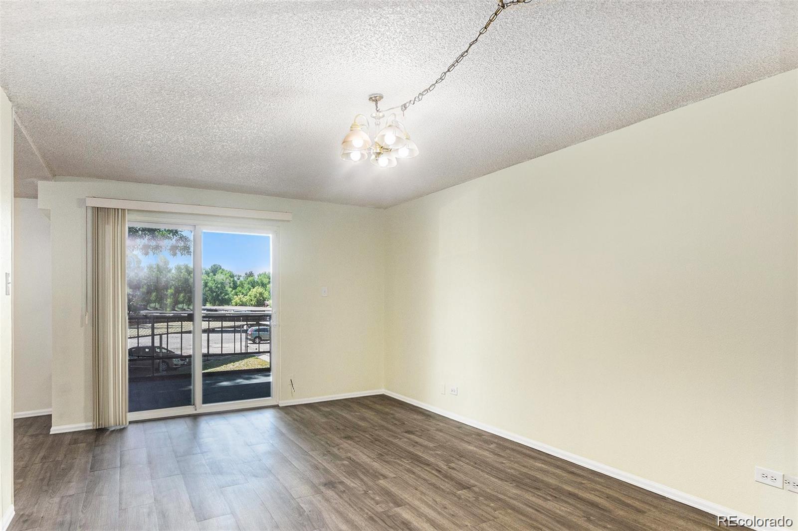 MLS Image #4 for 2375 s linden court,denver, Colorado