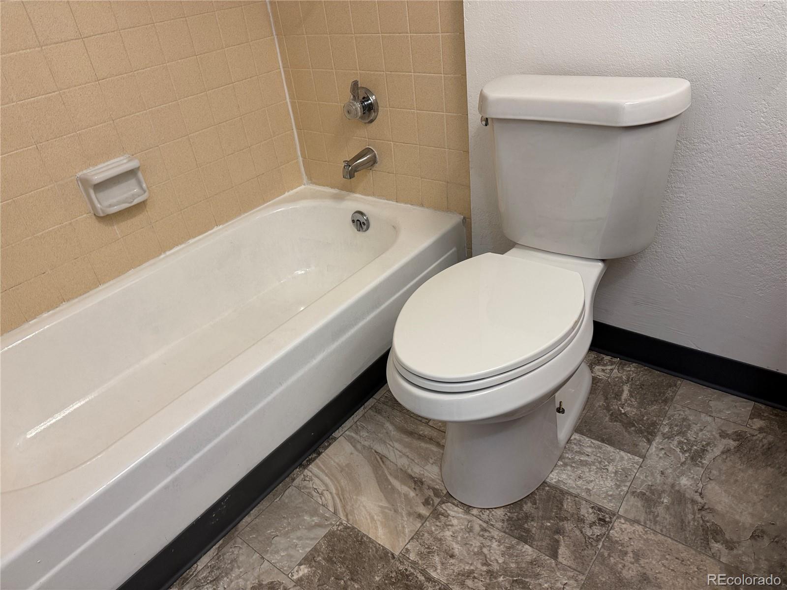 MLS Image #15 for 992 s dearborn way,aurora, Colorado