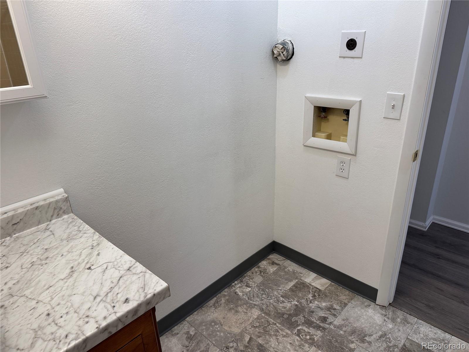 MLS Image #17 for 992 s dearborn way,aurora, Colorado