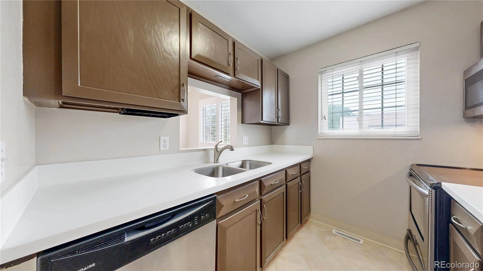 MLS Image #10 for 8786  chase drive,arvada, Colorado