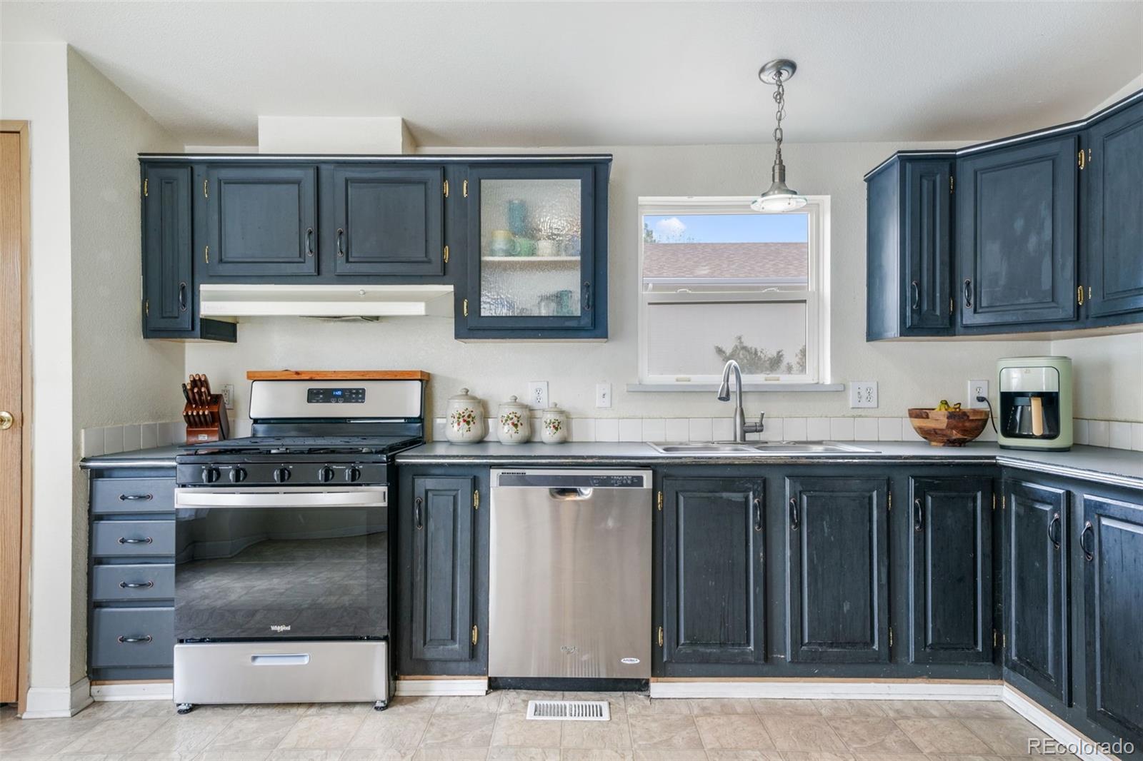 MLS Image #11 for 2550  wheaton drive,colorado springs, Colorado