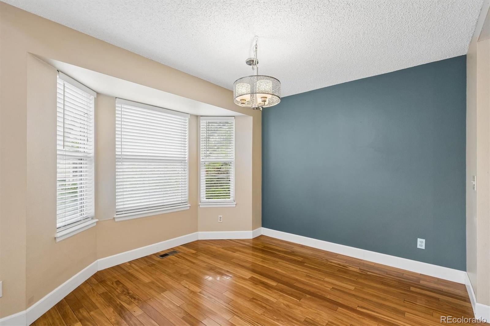MLS Image #10 for 2049 e phillips lane,centennial, Colorado