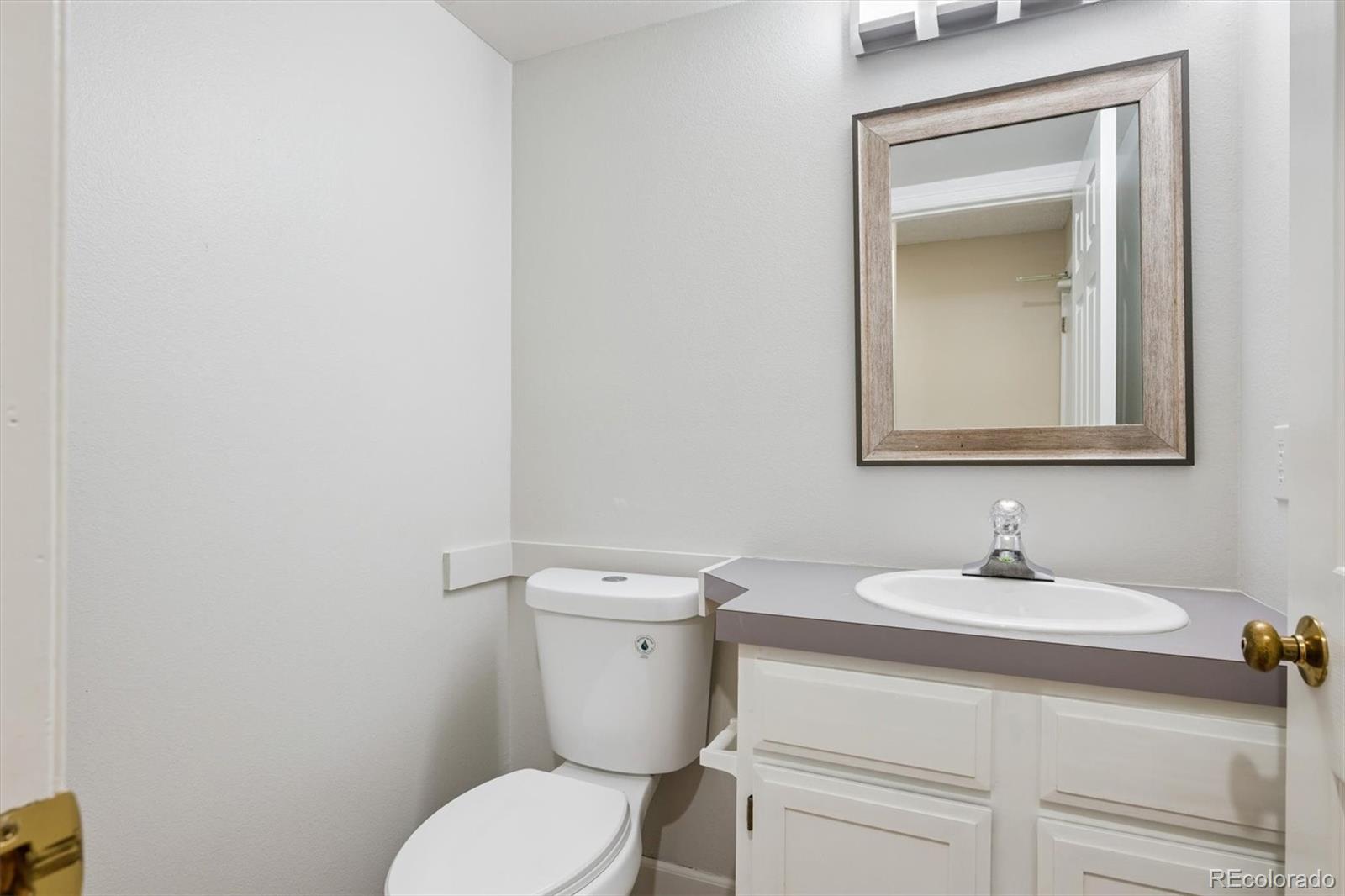 MLS Image #11 for 2049 e phillips lane,centennial, Colorado