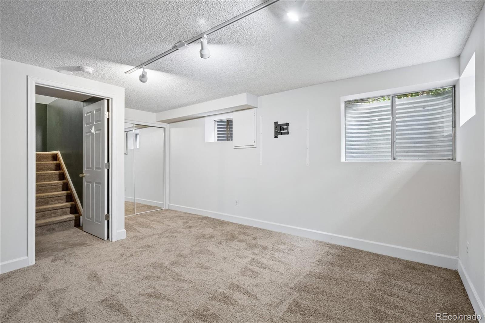MLS Image #19 for 2049 e phillips lane,centennial, Colorado