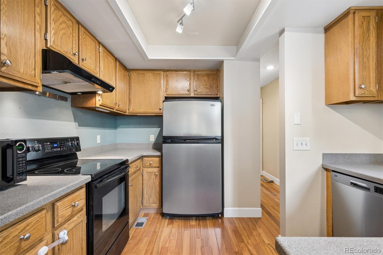 MLS Image #5 for 2049 e phillips lane,centennial, Colorado