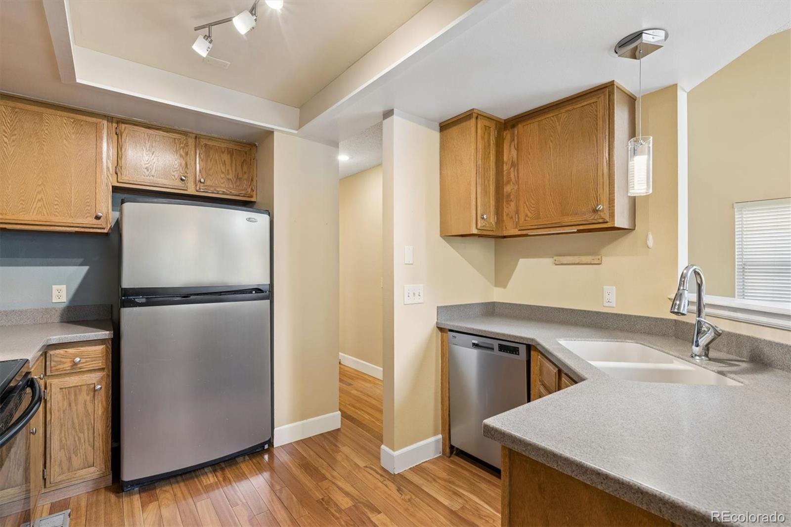 MLS Image #6 for 2049 e phillips lane,centennial, Colorado