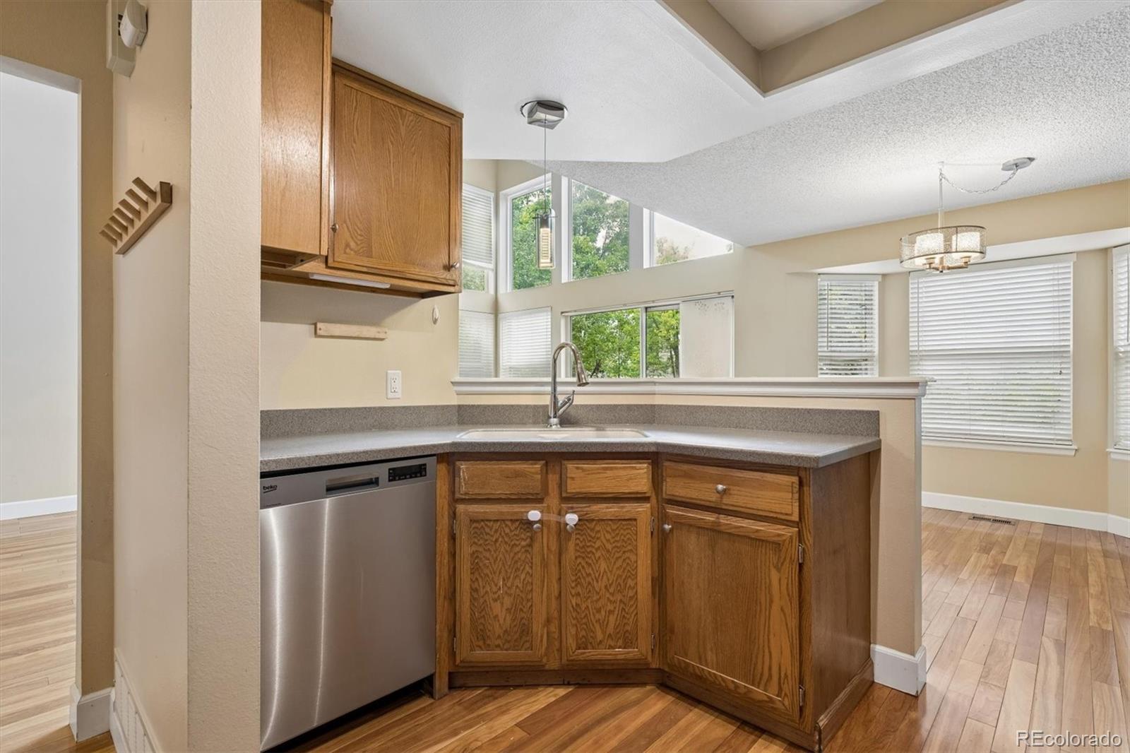 MLS Image #7 for 2049 e phillips lane,centennial, Colorado