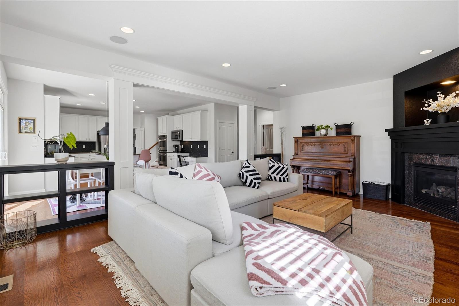 MLS Image #11 for 27506 e elmhurst place,aurora, Colorado