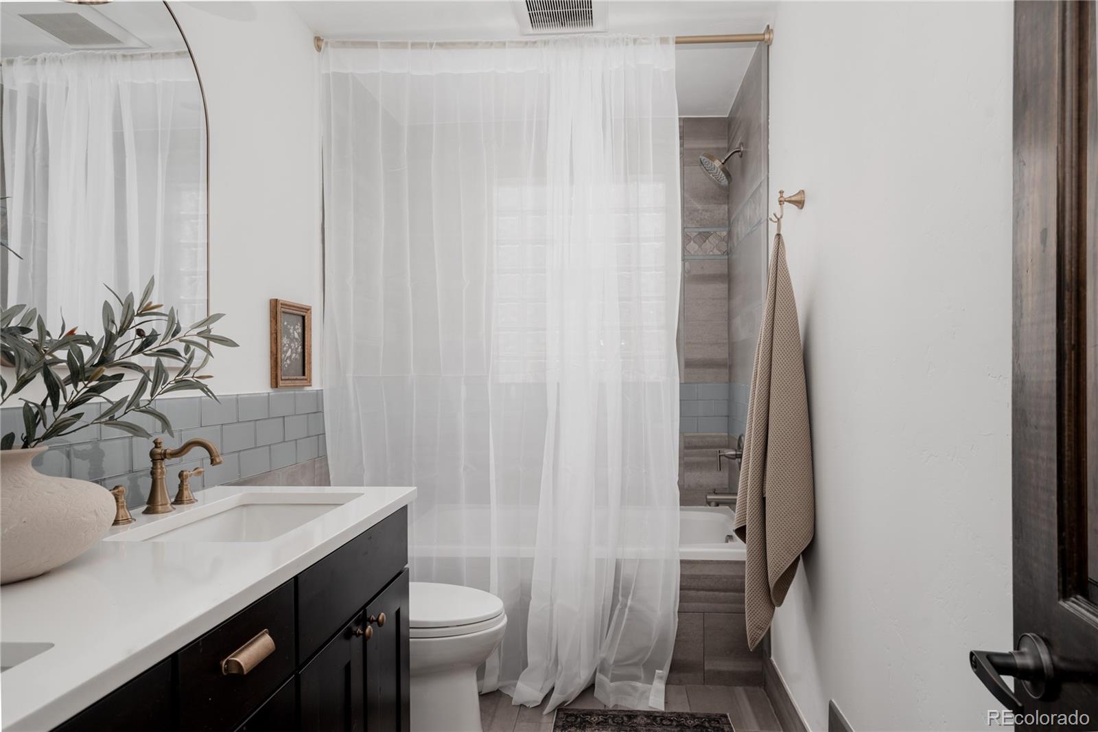 MLS Image #17 for 611 n lafayette street,denver, Colorado