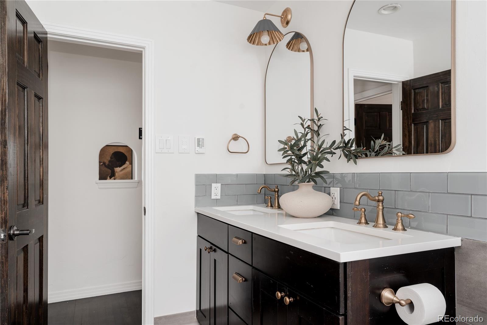 MLS Image #18 for 611 n lafayette street,denver, Colorado