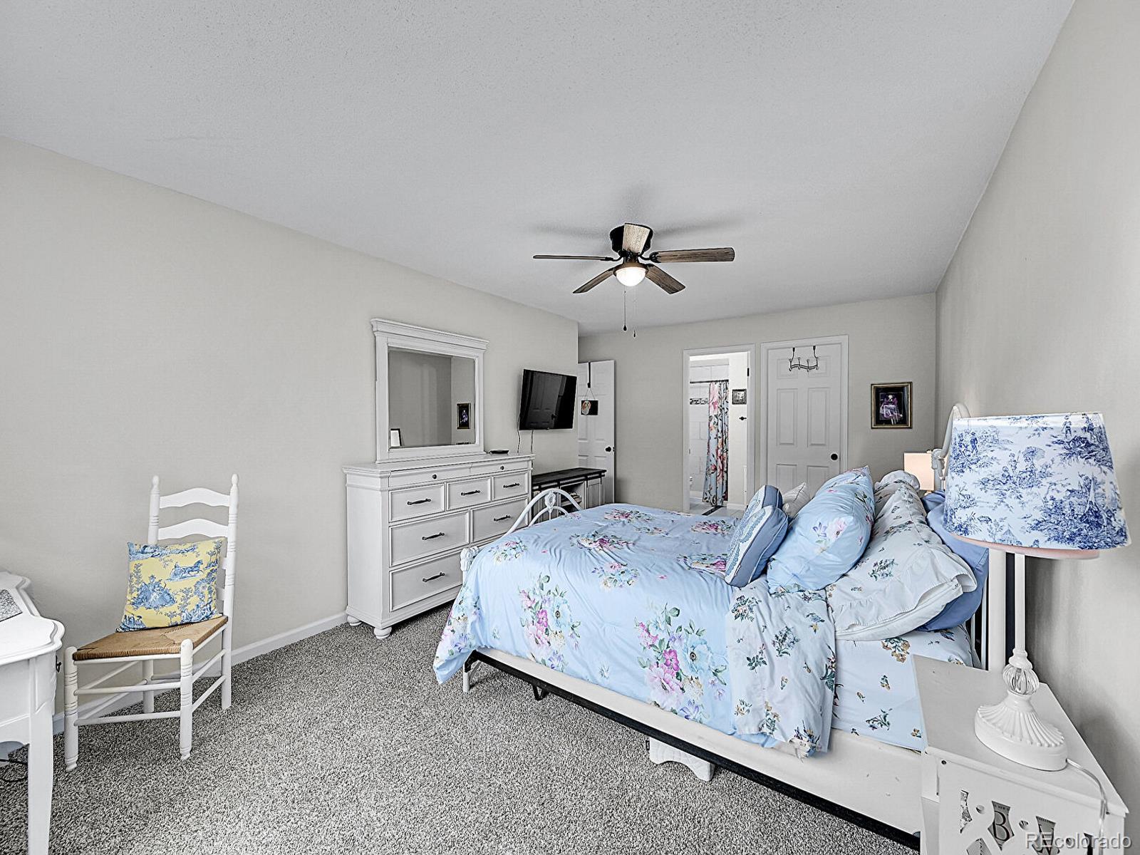 MLS Image #12 for 645 s alton way,denver, Colorado
