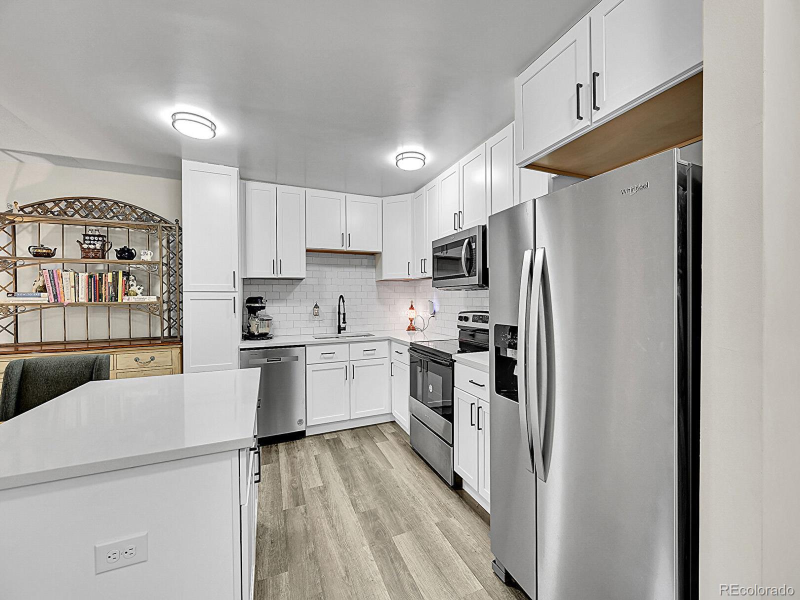 MLS Image #3 for 645 s alton way,denver, Colorado