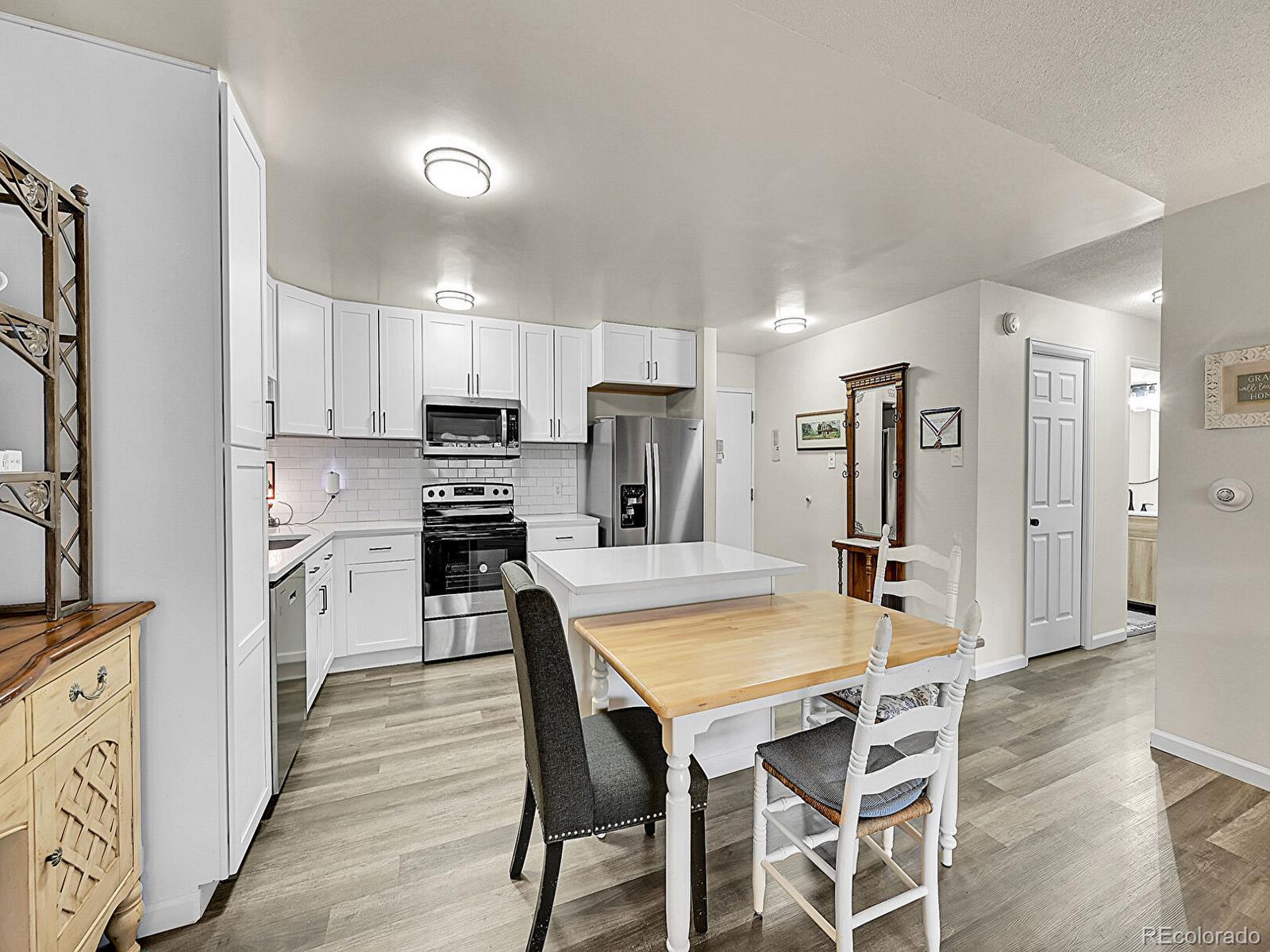 MLS Image #4 for 645 s alton way,denver, Colorado