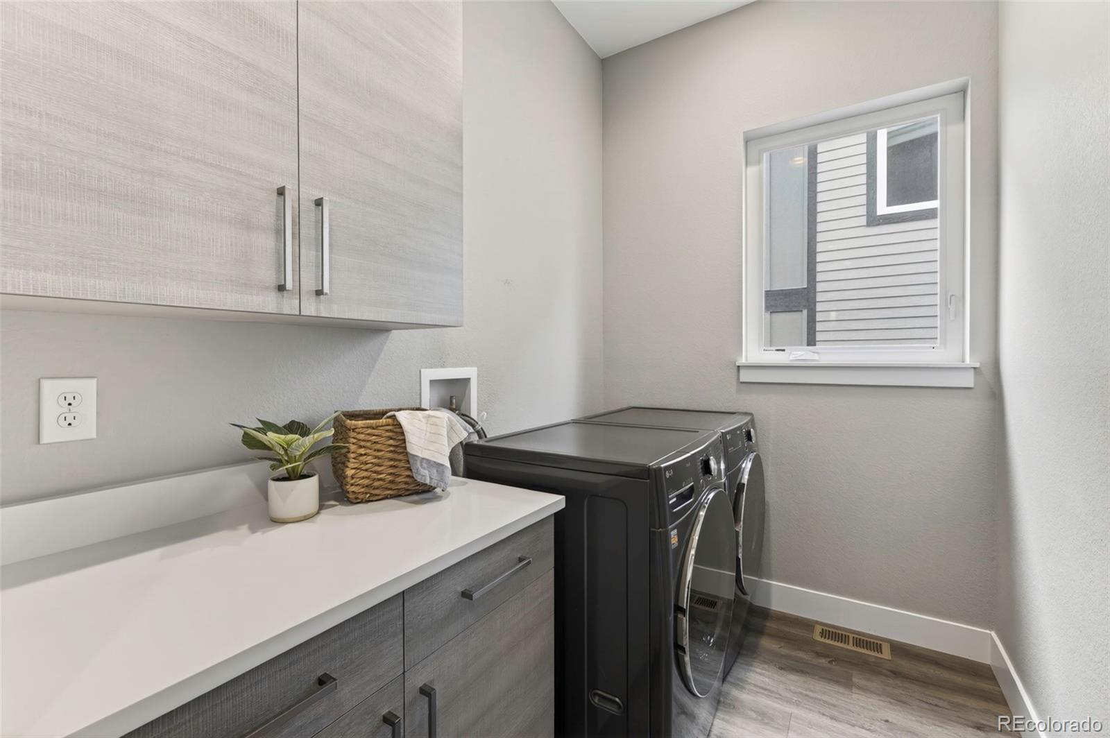 MLS Image #27 for 5635  zuni court,denver, Colorado