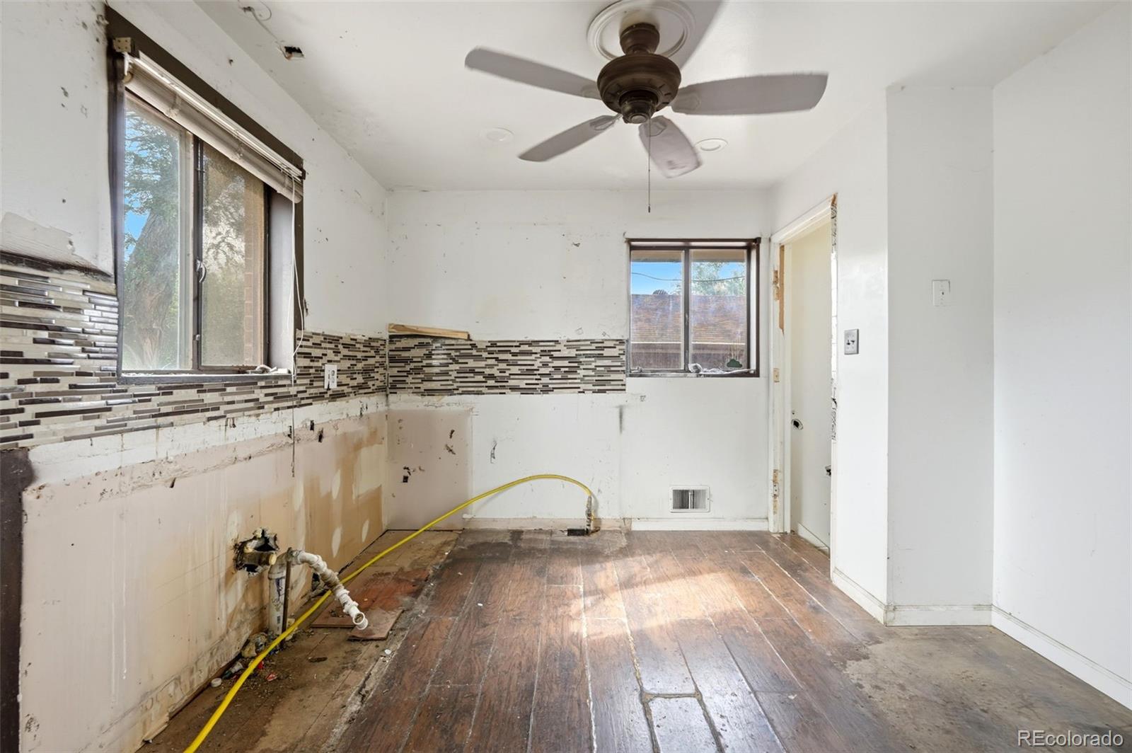 MLS Image #5 for 1343  lipan drive,denver, Colorado