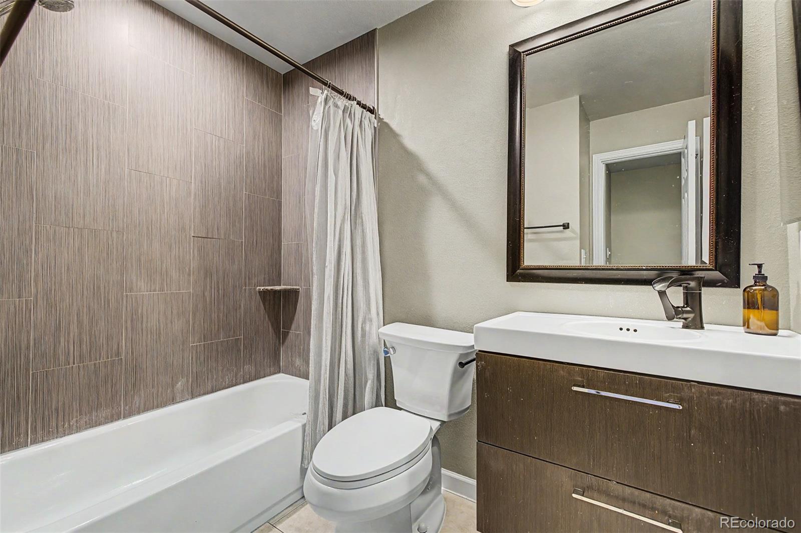 MLS Image #13 for 8198 s columbine court,centennial, Colorado