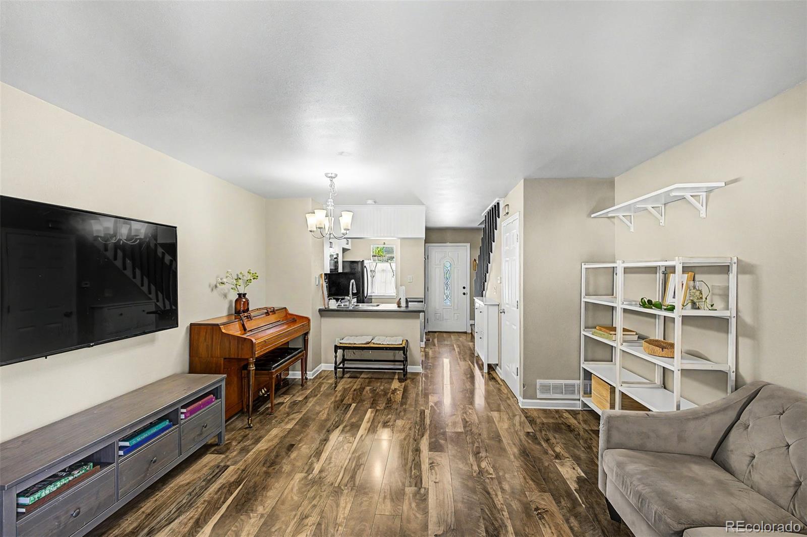 MLS Image #3 for 8198 s columbine court,centennial, Colorado