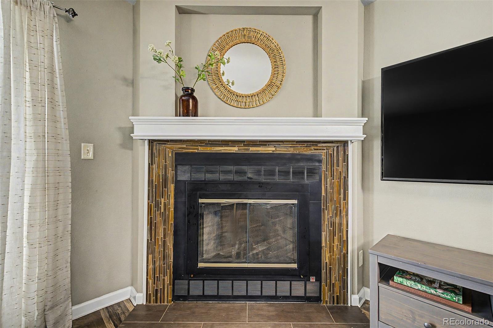 MLS Image #5 for 8198 s columbine court,centennial, Colorado