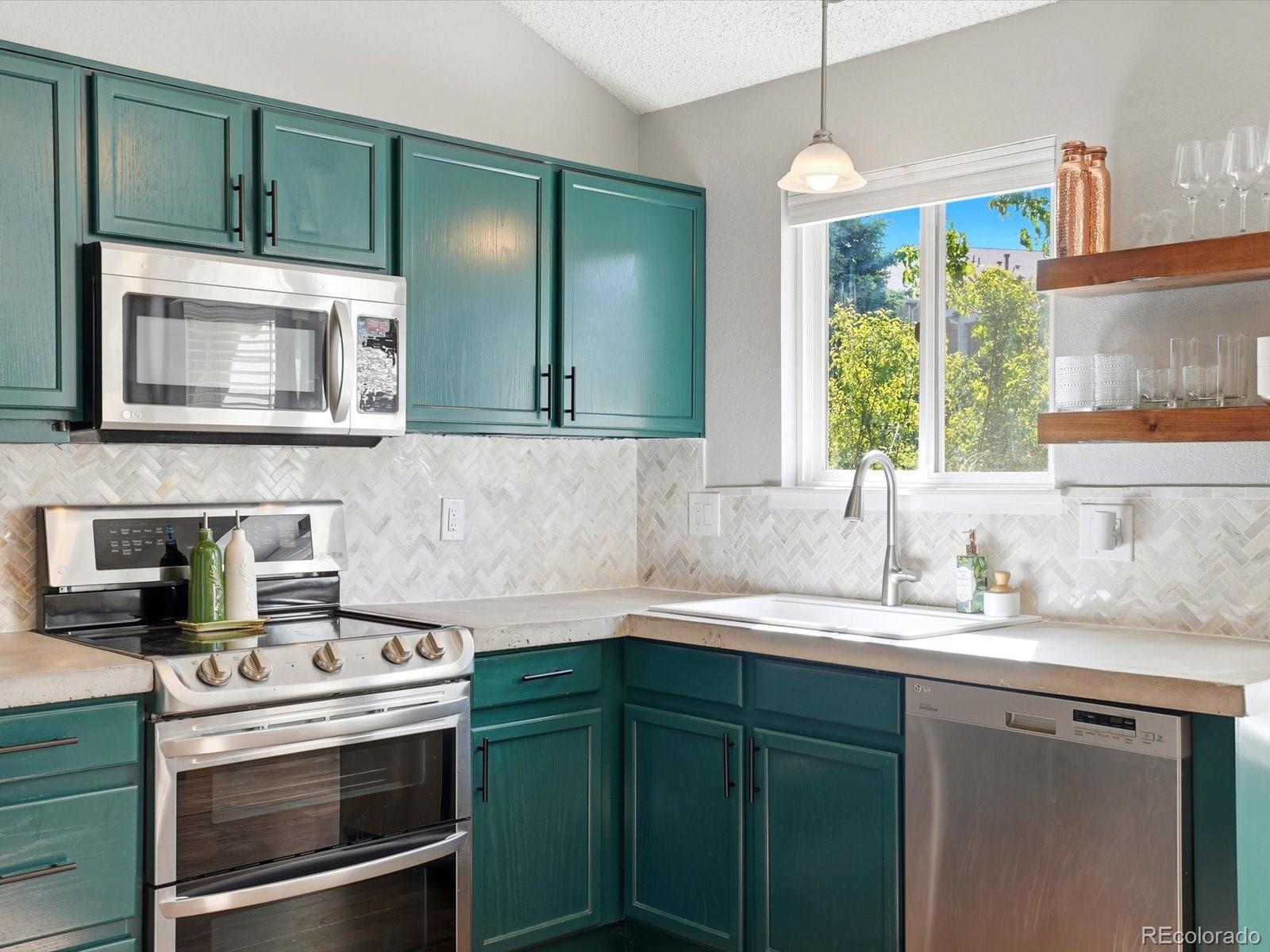 MLS Image #7 for 5452 s valdai way,aurora, Colorado