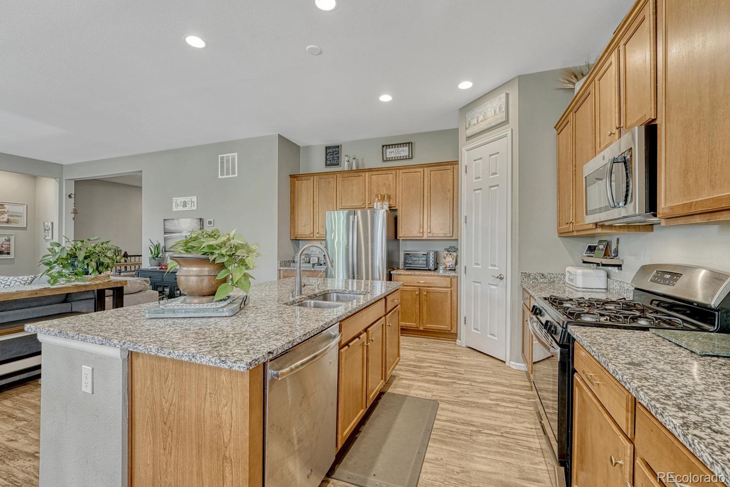 MLS Image #8 for 4514 s valdai circle,aurora, Colorado
