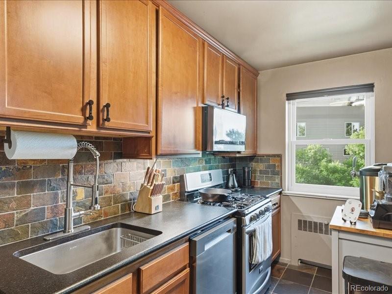 MLS Image #11 for 2100 n franklin street,denver, Colorado