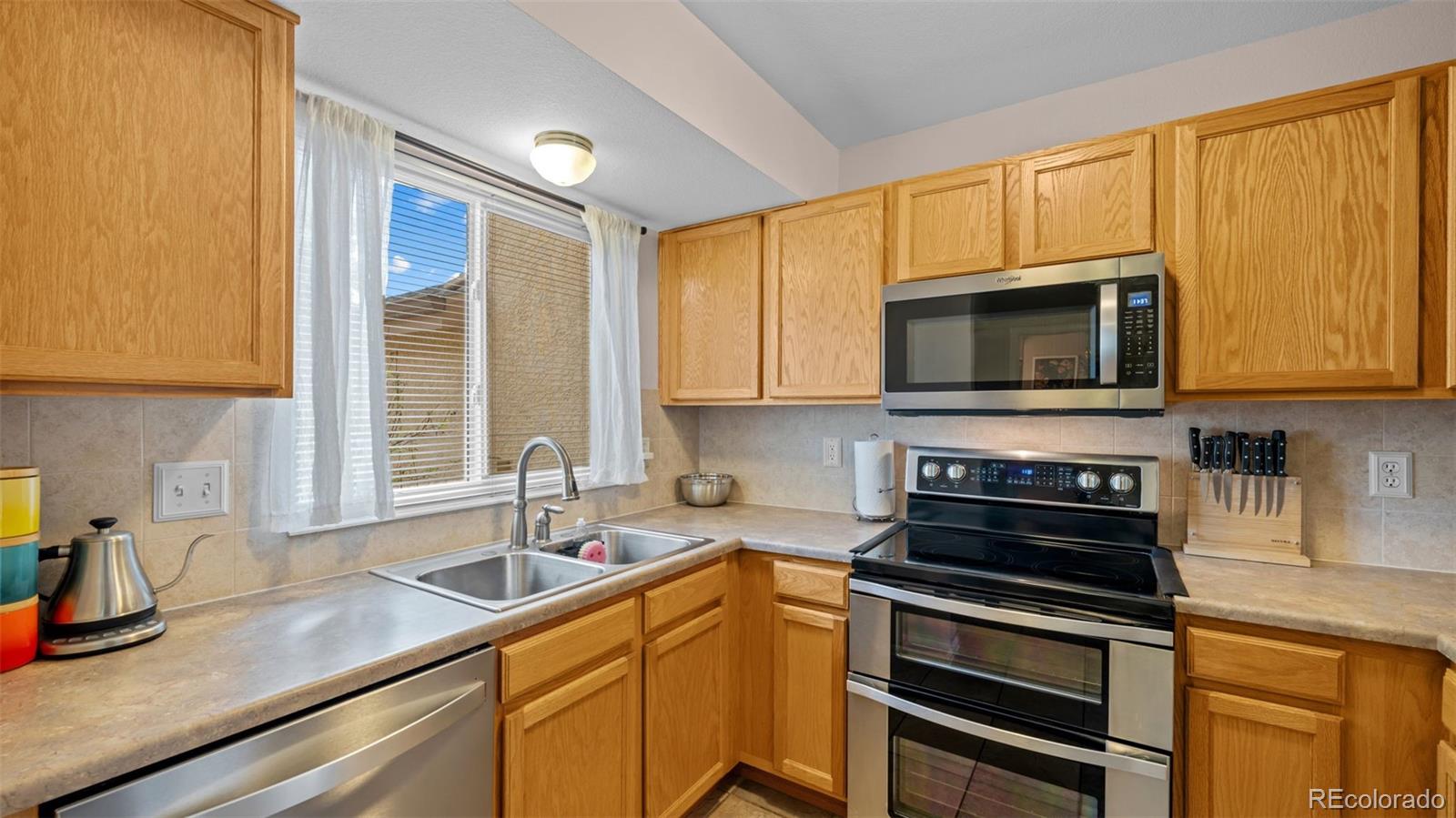 MLS Image #6 for 652  echo lane,colorado springs, Colorado
