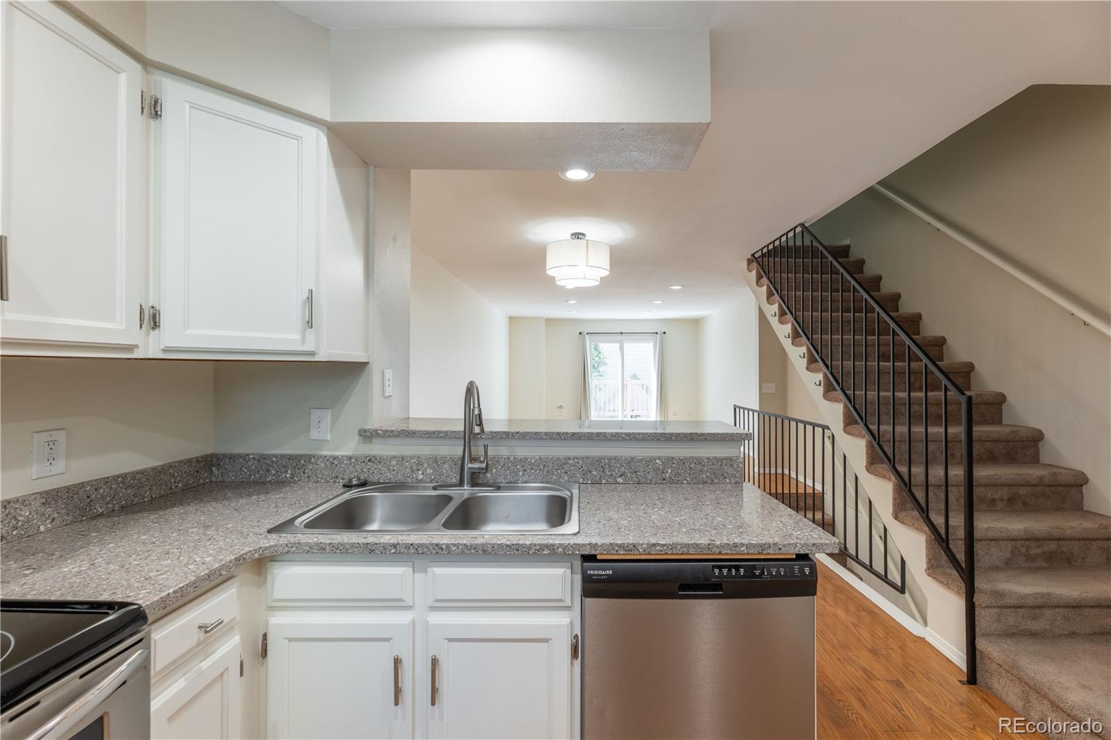 MLS Image #10 for 1811 s quebec way 3,denver, Colorado