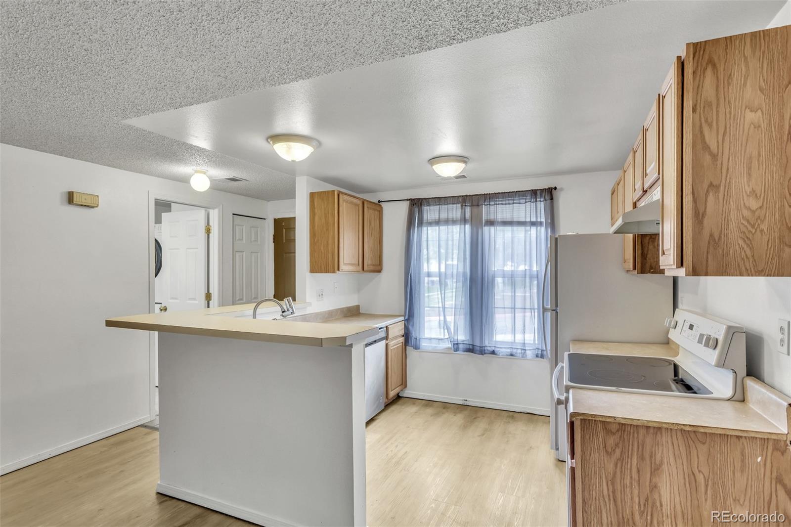 MLS Image #3 for 1545 s ouray circle,aurora, Colorado
