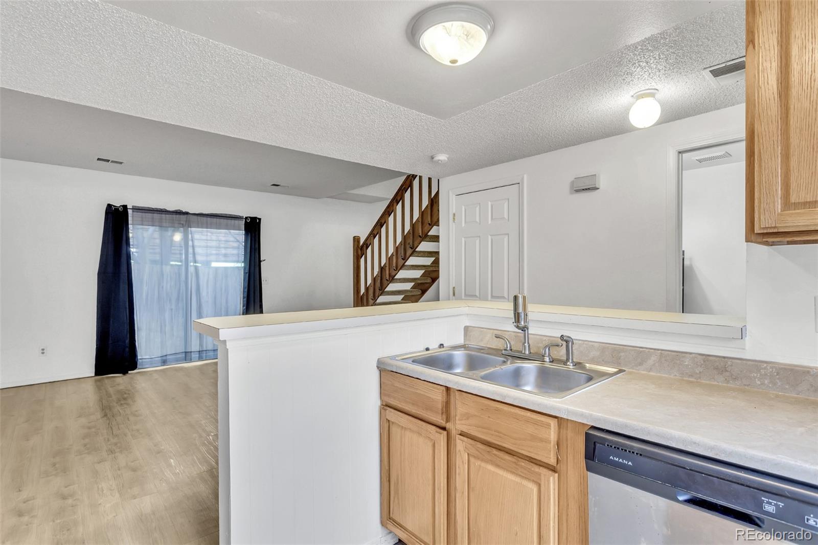 MLS Image #4 for 1545 s ouray circle,aurora, Colorado