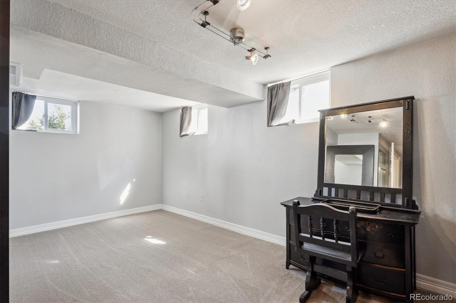 MLS Image #15 for 2141 w gill place,denver, Colorado