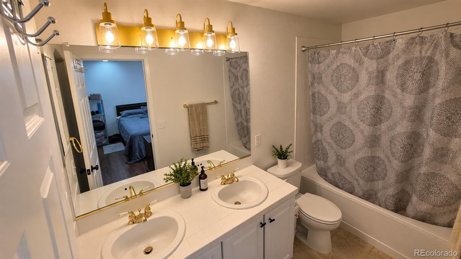 MLS Image #13 for 4632  gibraltar street,denver, Colorado