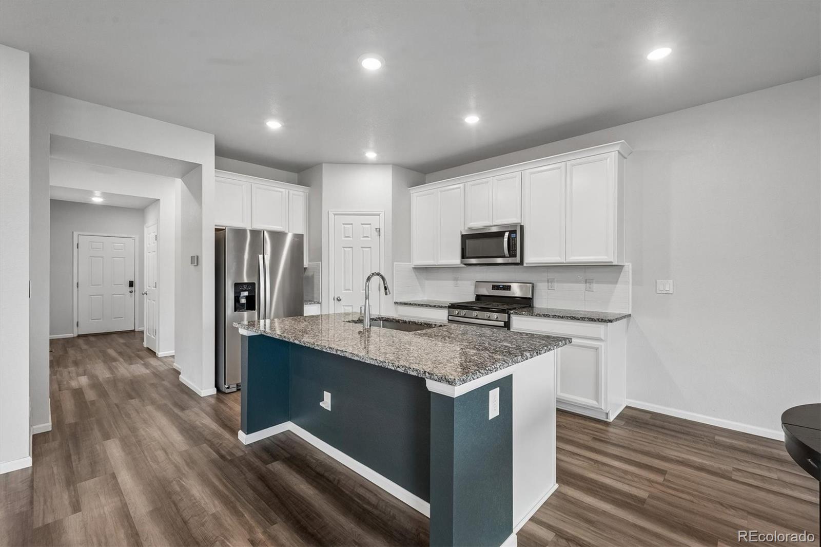 MLS Image #5 for 4126 s netherland circle,aurora, Colorado