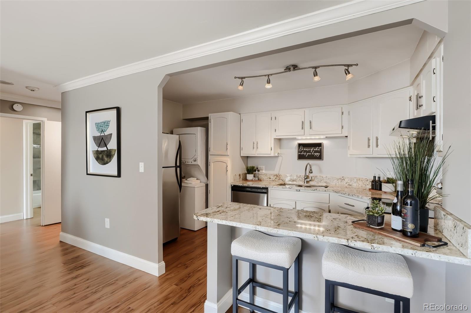 MLS Image #11 for 1625  larimer street,denver, Colorado