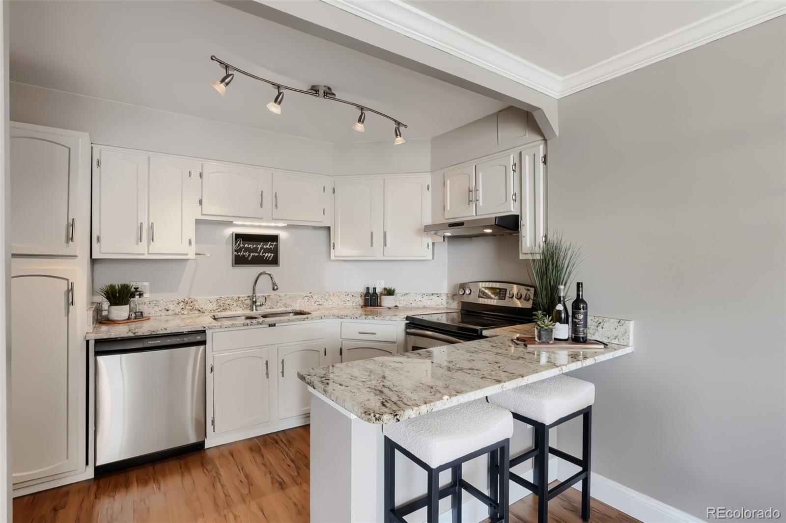 MLS Image #13 for 1625  larimer street,denver, Colorado