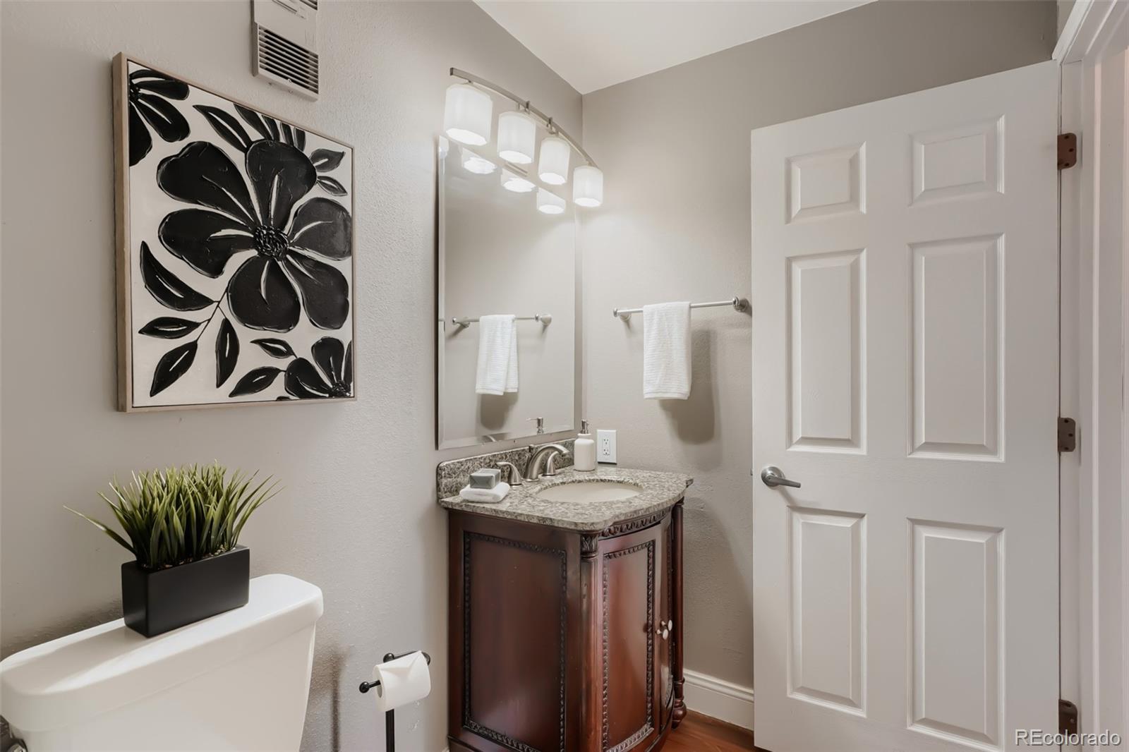 MLS Image #19 for 1625  larimer street,denver, Colorado