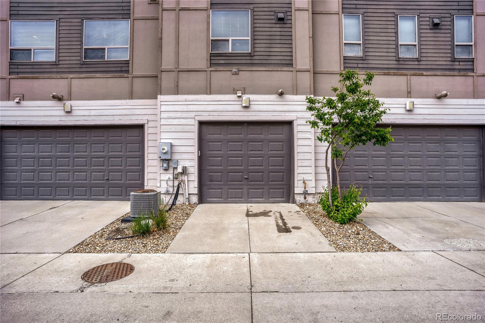 MLS Image #10 for 8226 e 24th drive,denver, Colorado