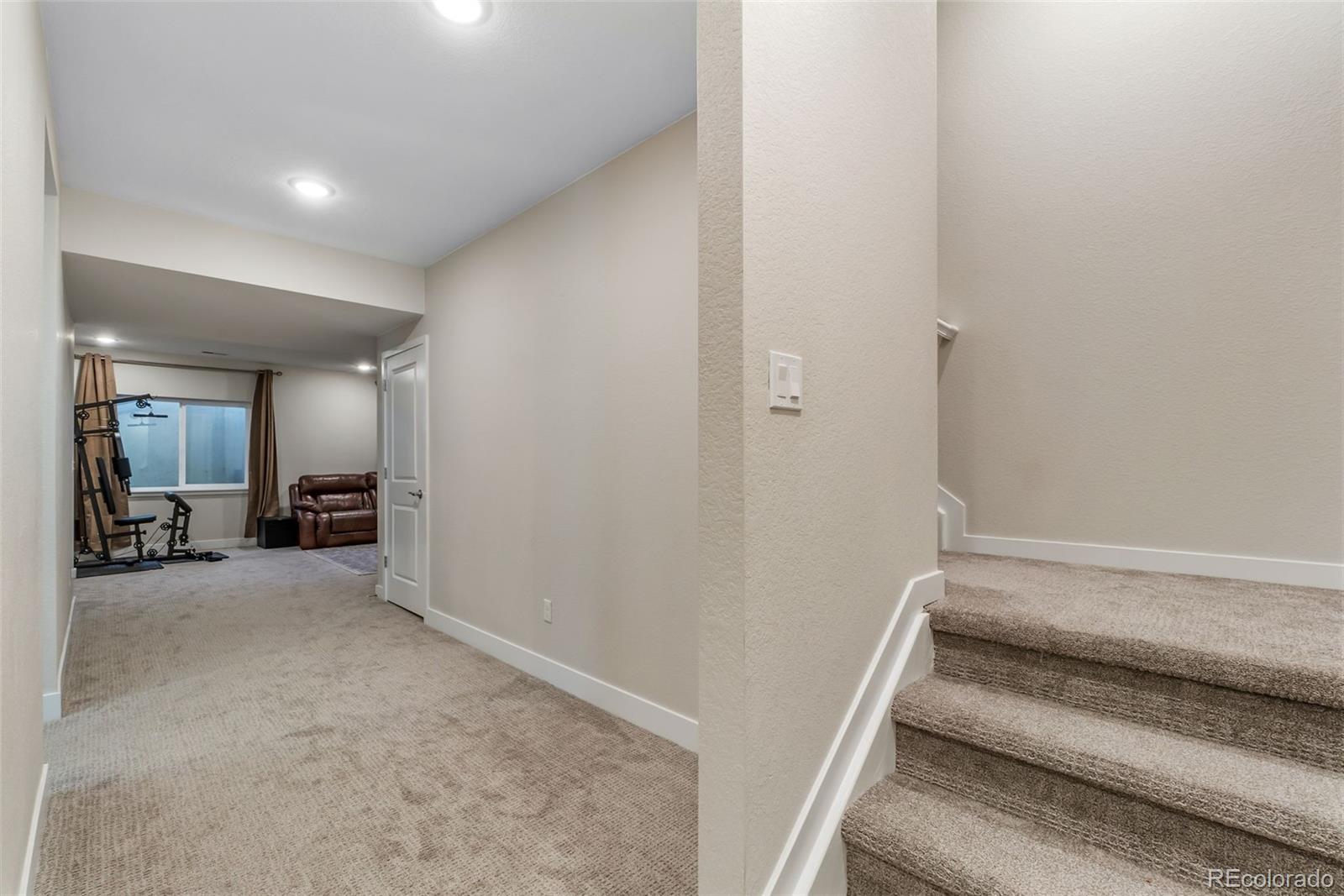 MLS Image #13 for 23933 e 39th avenue,aurora, Colorado