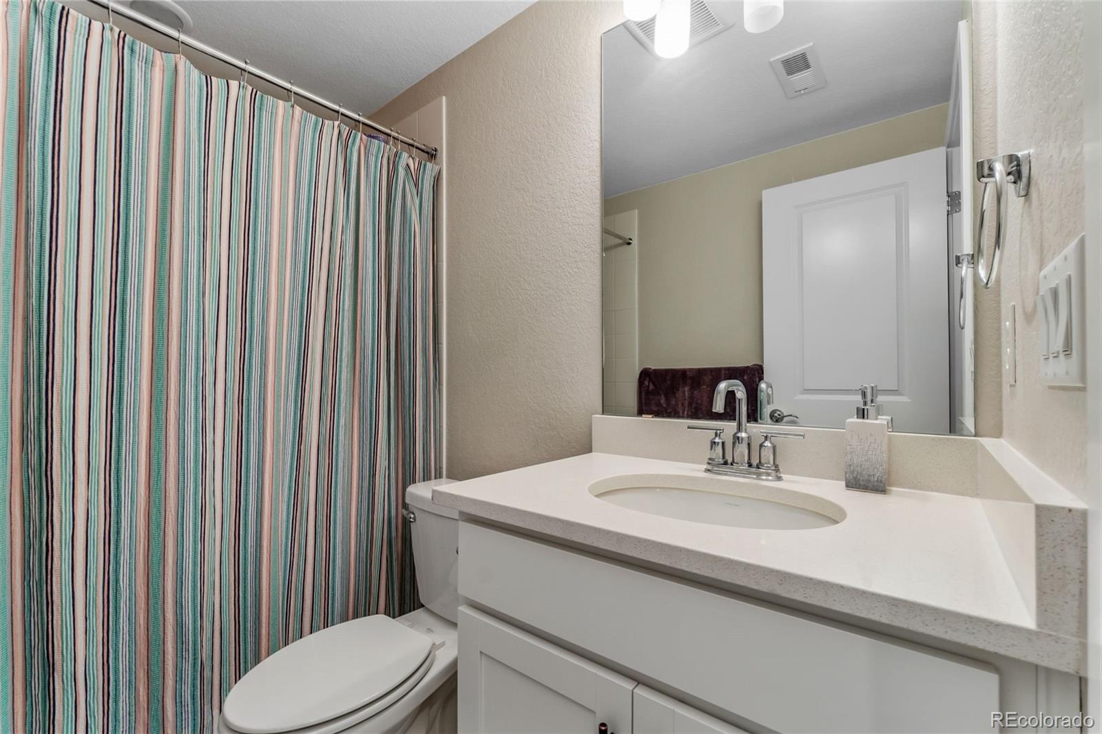 MLS Image #14 for 23933 e 39th avenue,aurora, Colorado
